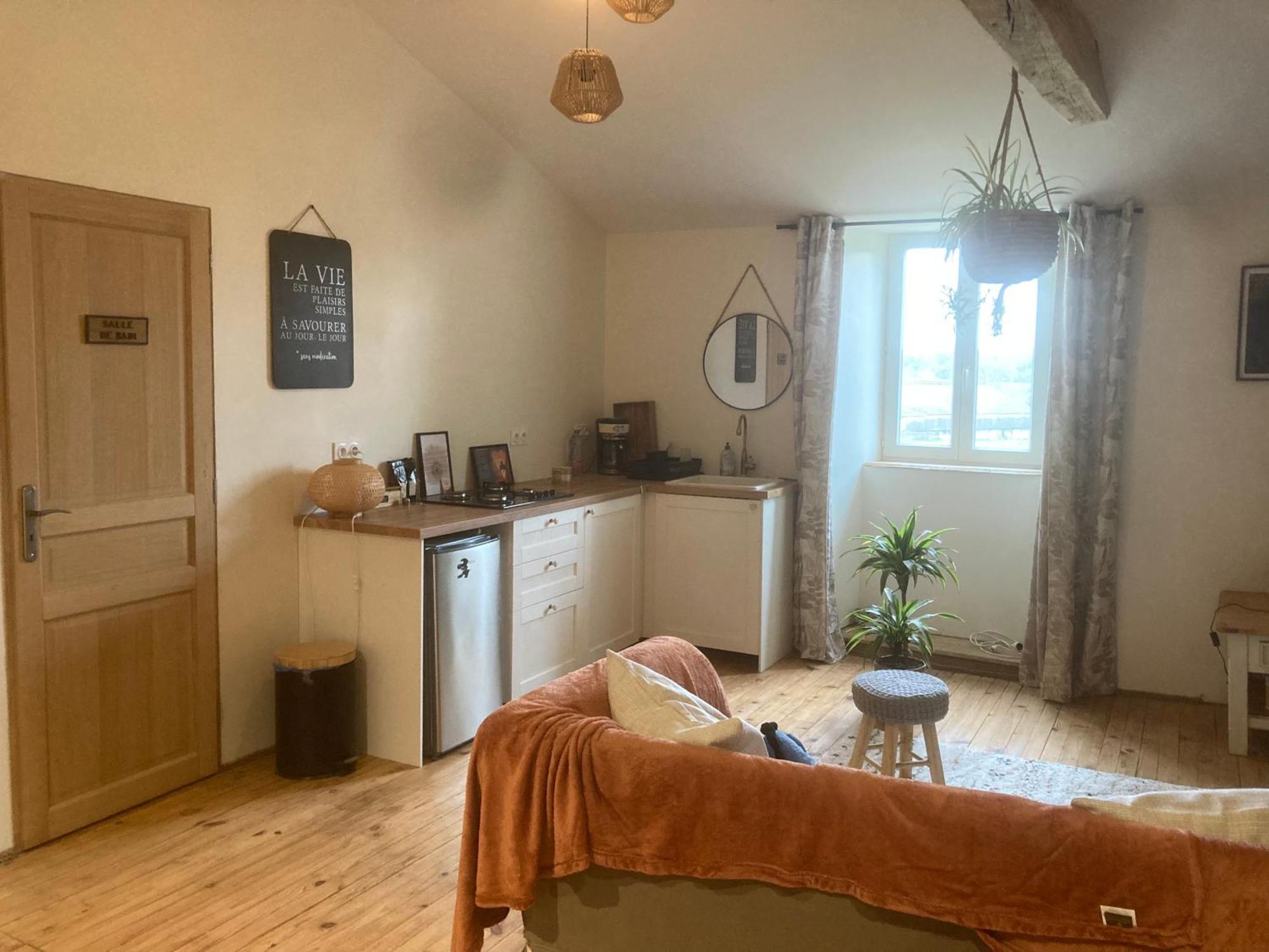 Premier Etage D Une Jolie Maison A La Campagne Montravers Экстерьер фото